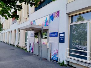 Façade de la PMI Maison de l'Essonne à Brétigny-sur-Orge