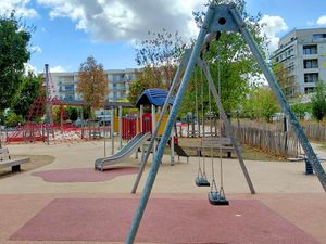 Assistante maternelle à Brétigny-sur-Orge – photo de l'aire de jeux du parc Bois Badeau